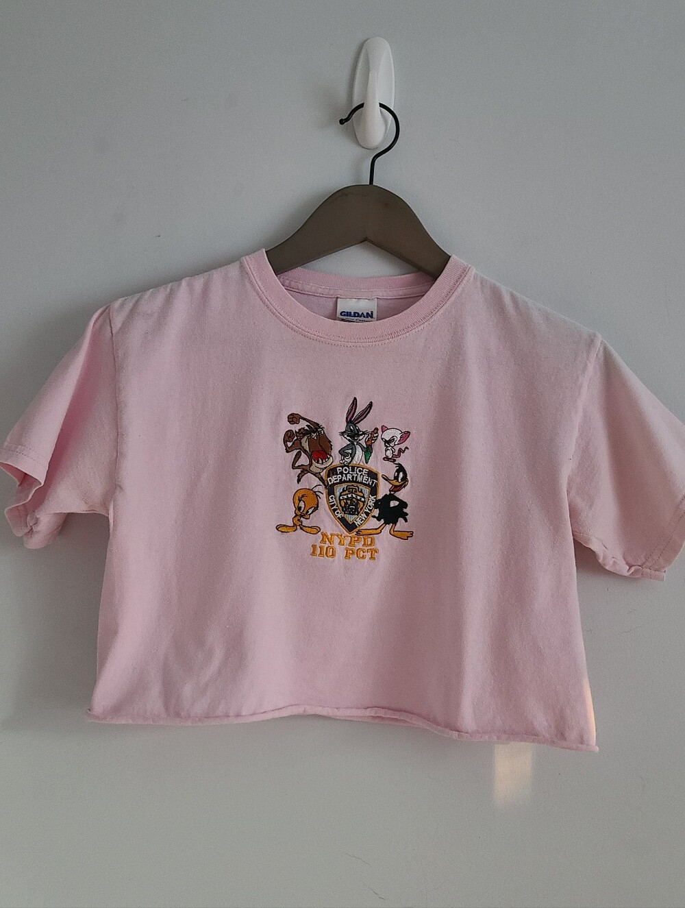 Gildan Light Pink Kids' Cartoon Badge Cropped Tee 100% Cotton Size S